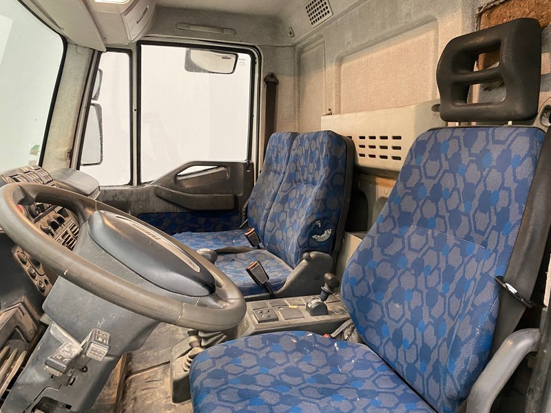 Box truck Iveco 120E17: picture 11