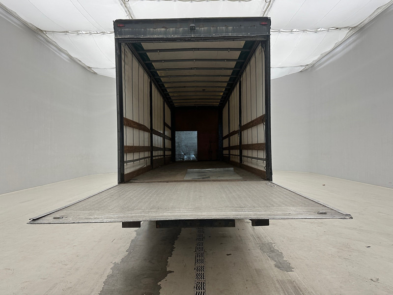 Iveco Eurocargo 180E28 - Curtain side truck: picture 5 Iveco Eurocargo 180E28 - Curtain side truck: picture 5