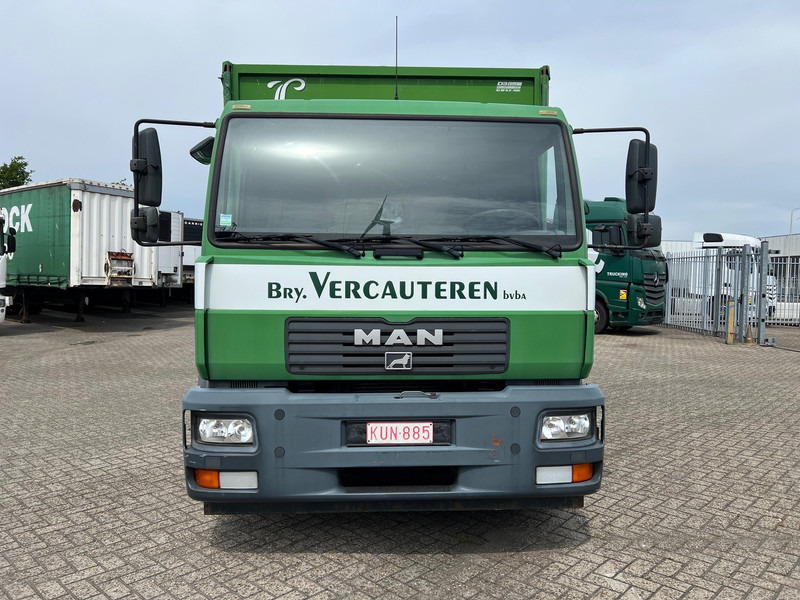 MAN 15.220 - Curtain side truck: picture 2 MAN 15.220 - Curtain side truck: picture 2