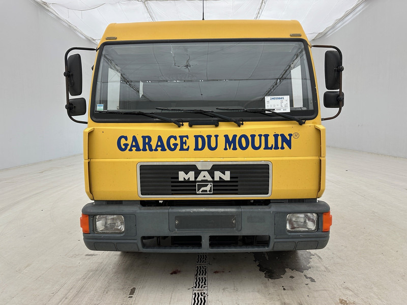 MAN 8.224 - Car transporter truck: picture 2 MAN 8.224 - Car transporter truck: picture 2