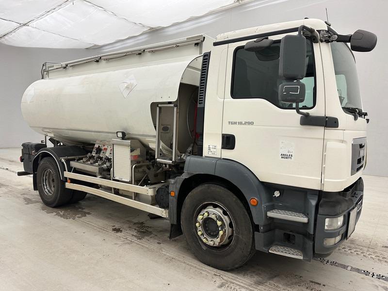 MAN TGM 18.290 - Tanker truck: picture 3 MAN TGM 18.290 - Tanker truck: picture 3