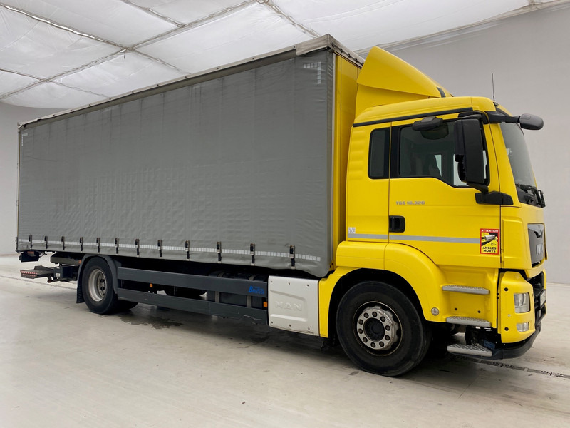 MAN TGS 18.320 - Curtain side truck: picture 3 MAN TGS 18.320 - Curtain side truck: picture 3