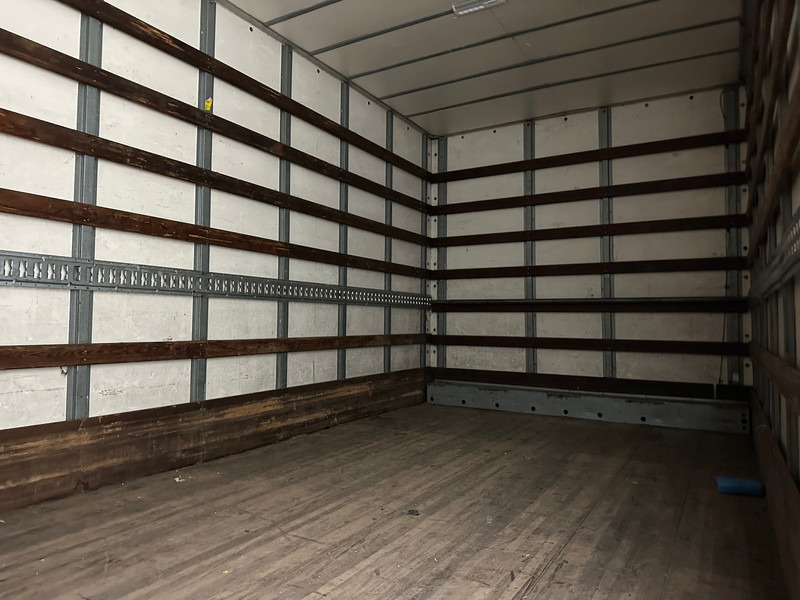 Box truck Mercedes-Benz Atego 815: picture 10