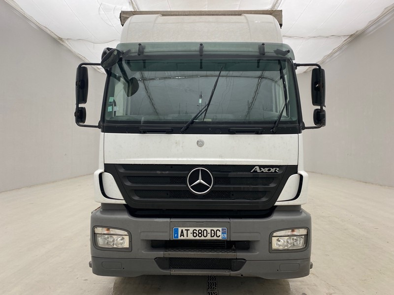 Mercedes-Benz Axor 1824 - Curtain side truck: picture 2 Mercedes-Benz Axor 1824 - Curtain side truck: picture 2