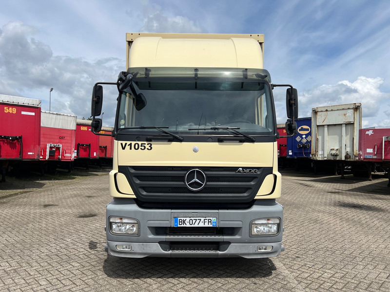 Mercedes-Benz Axor 1828 - Curtain side truck: picture 2 Mercedes-Benz Axor 1828 - Curtain side truck: picture 2