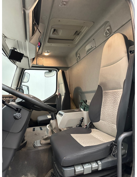 Tanker truck for transportation of fuel Renault Premium 310 DXi: picture 10 Tanker truck for transportation of fuel Renault Premium 310 DXi: picture 10