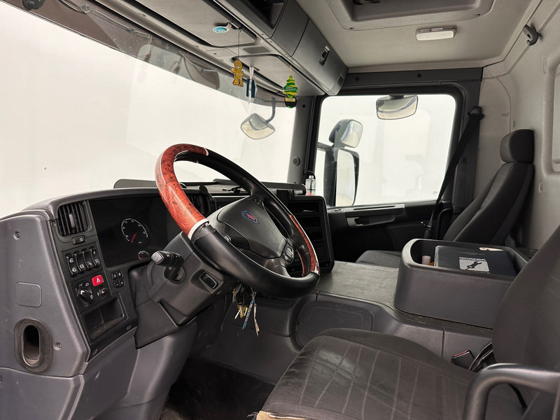 Curtain side truck Scania P230: picture 9