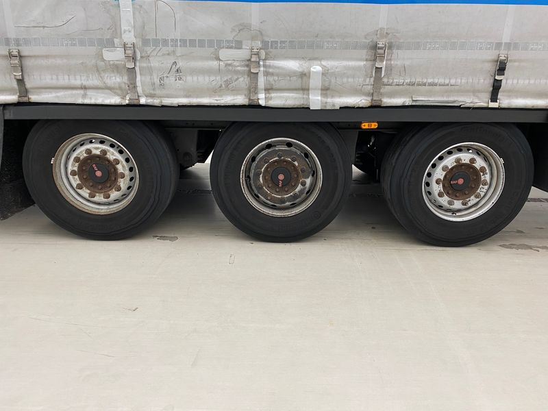 Schmitz Cargobull Tautliner - Curtainsider semi-trailer: picture 3 Schmitz Cargobull Tautliner - Curtainsider semi-trailer: picture 3