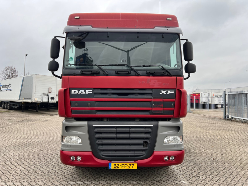 DAF XF105.410 Space Cab - ADR* - Tractor unit: picture 2 DAF XF105.410 Space Cab - ADR* - Tractor unit: picture 2