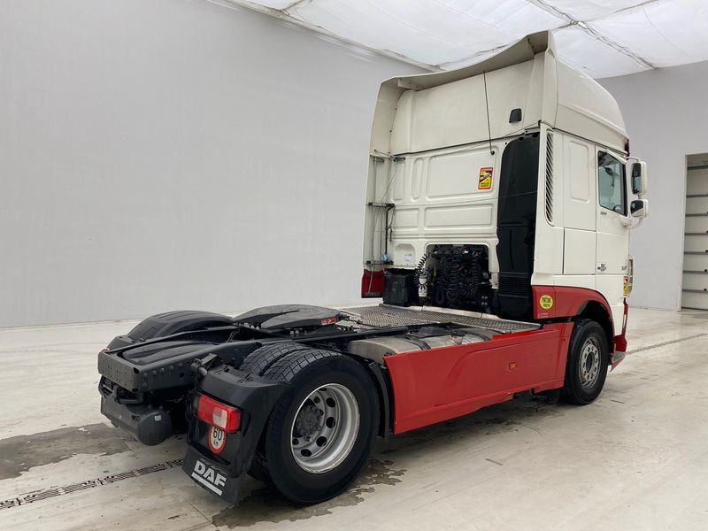 DAF XF105.530 Super Space Cab - Tractor unit: picture 4 DAF XF105.530 Super Space Cab - Tractor unit: picture 4