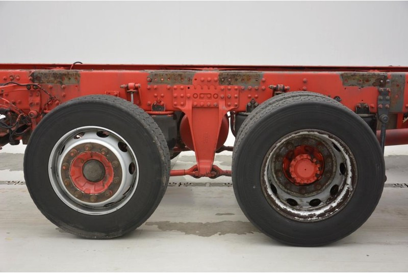 Volvo FH12.380 - 6x2 Globetrotter* - Cab chassis truck: picture 3 Volvo FH12.380 - 6x2 Globetrotter* - Cab chassis truck: picture 3