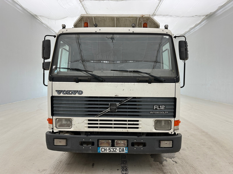Volvo FL12.380 - Car transporter truck: picture 2 Volvo FL12.380 - Car transporter truck: picture 2
