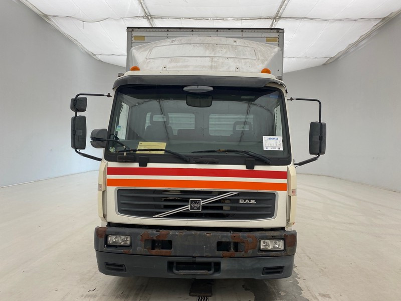 Volvo FL6.12* - Box truck: picture 2 Volvo FL6.12* - Box truck: picture 2