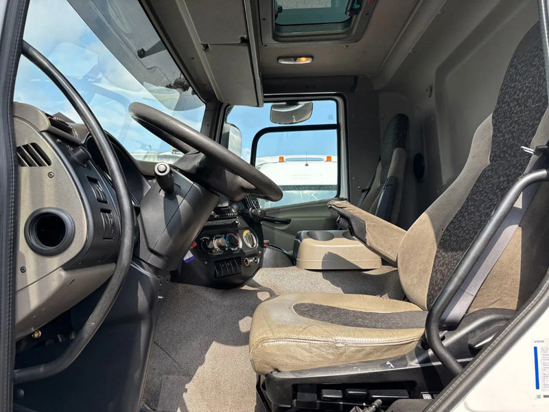DAF CF 85.360 6X2 Euro 5 21300 Liter Fueltank - Tanker truck: picture 5 DAF CF 85.360 6X2 Euro 5 21300 Liter Fueltank - Tanker truck: picture 5