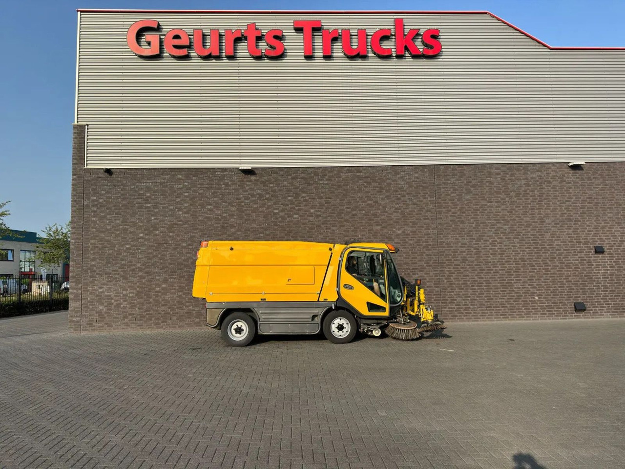Johnston CX400 SWEEPING TRUCK/ KEHRMASCHINE/VEEG - Road sweeper: picture 5 Johnston CX400 SWEEPING TRUCK/ KEHRMASCHINE/VEEG - Road sweeper: picture 5