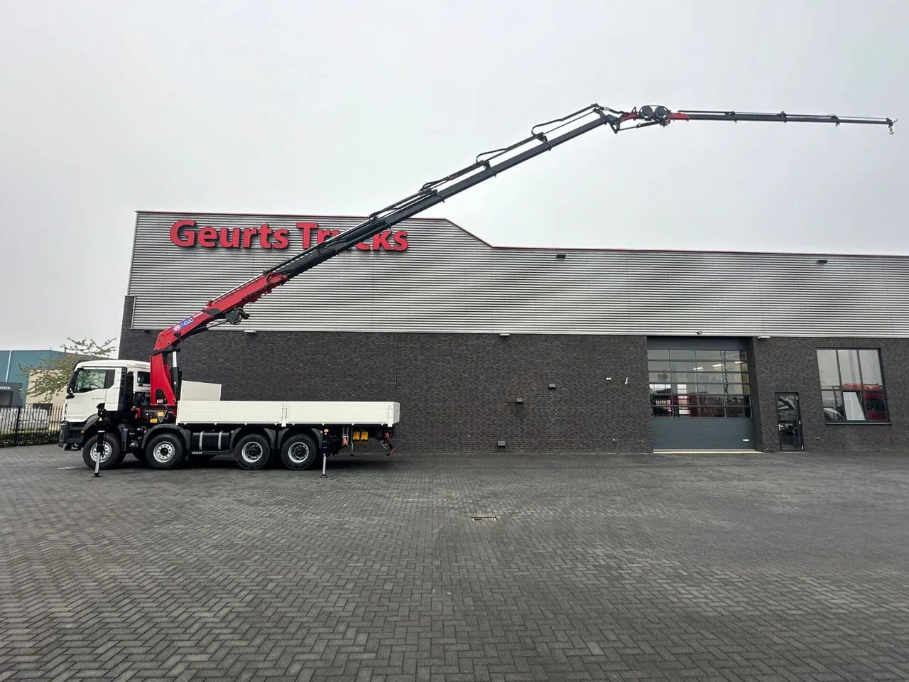 MAN TGS 35.470 8X4 HMF 4020-K6 + FJ 600 K4 KRAAN - Crane truck: picture 1 MAN TGS 35.470 8X4 HMF 4020-K6 + FJ 600 K4 KRAAN - Crane truck: picture 1