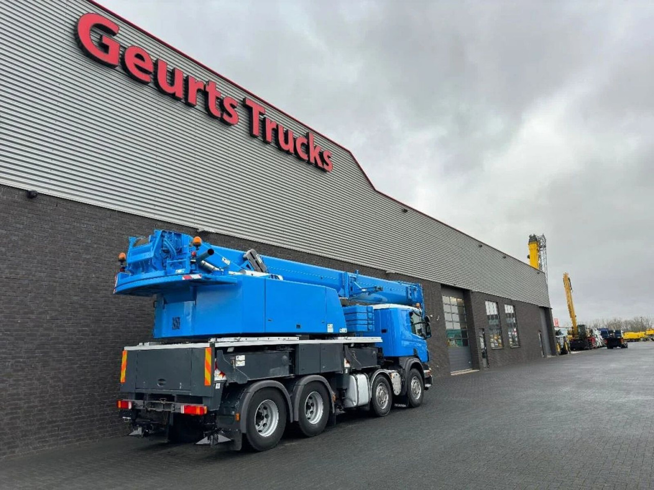 Scania P420 8X4 + LIEBHERR LTF 1045-4.1 KRAAN/KRAN/CRAN - Crane truck: picture 5 Scania P420 8X4 + LIEBHERR LTF 1045-4.1 KRAAN/KRAN/CRAN - Crane truck: picture 5