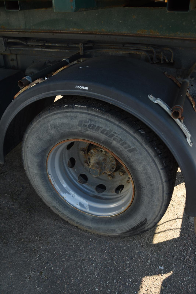 SCANIA P94 220 - Tipper: picture 2 SCANIA P94 220 - Tipper: picture 2