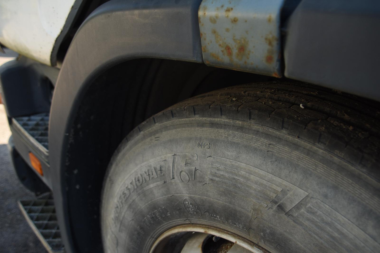 SCANIA P94 220 - Tipper: picture 5 SCANIA P94 220 - Tipper: picture 5