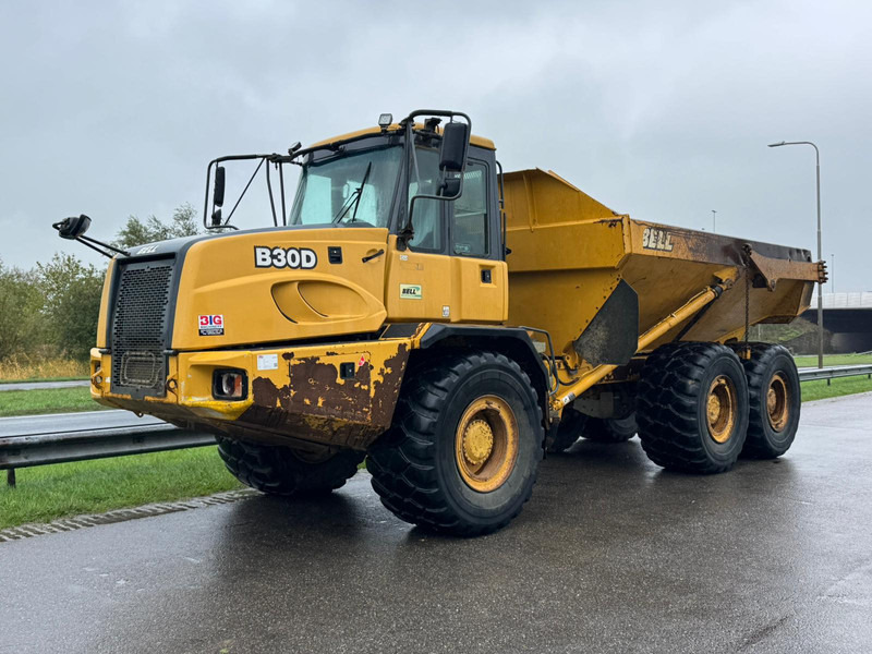 BELL B30D - Articulated dump truck: picture 2 BELL B30D - Articulated dump truck: picture 2