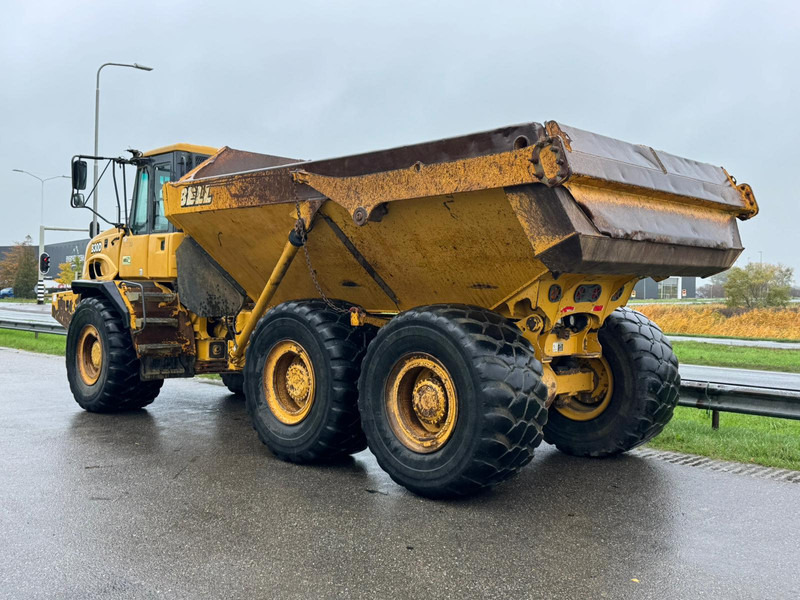 BELL B30D - Articulated dump truck: picture 3 BELL B30D - Articulated dump truck: picture 3