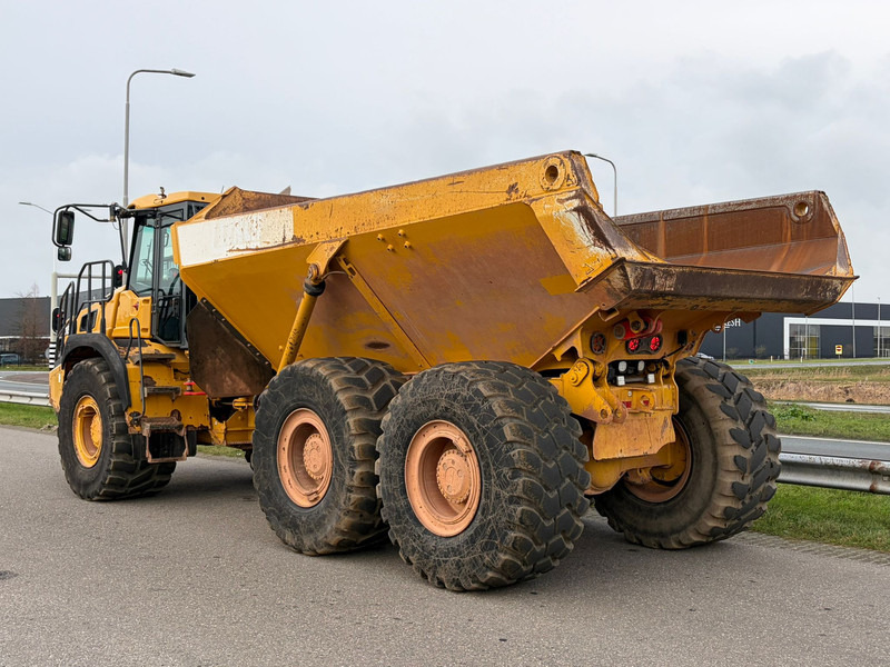 BELL B30E - Articulated dump truck: picture 3 BELL B30E - Articulated dump truck: picture 3