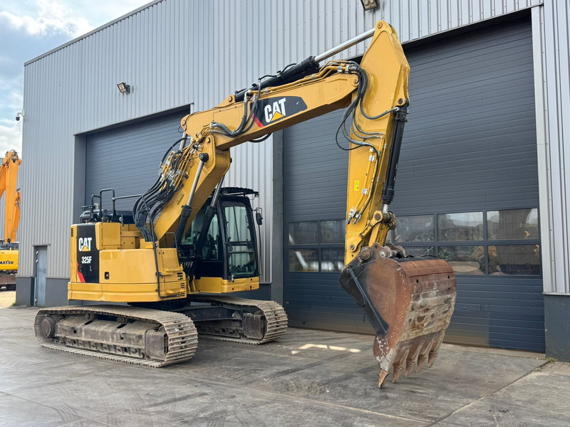 Leasing of Caterpillar 325F LCR - 3 buckets Caterpillar 325F LCR - 3 buckets: picture 10
