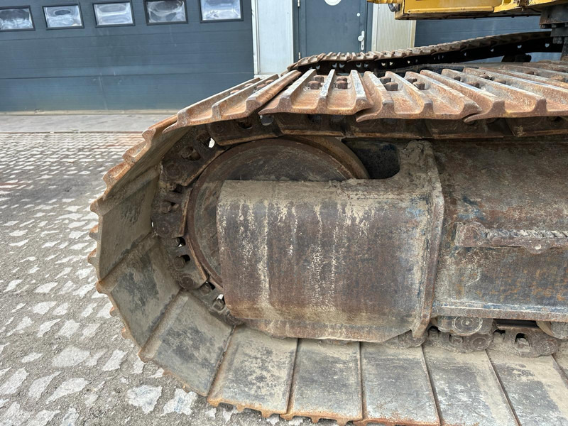 Crawler excavator Caterpillar 335F L CR: picture 8
