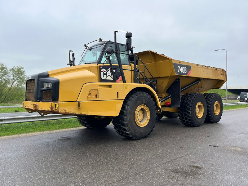 Caterpillar 740B - Articulated dump truck: picture 2 Caterpillar 740B - Articulated dump truck: picture 2