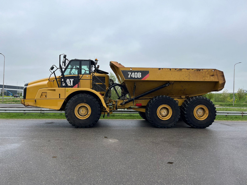 Caterpillar 740B - Articulated dump truck: picture 2 Caterpillar 740B - Articulated dump truck: picture 2