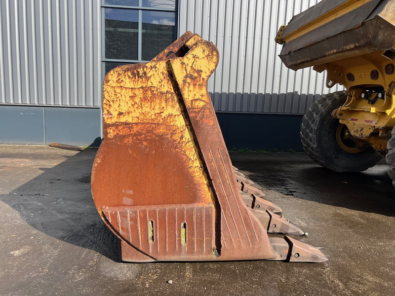 Caterpillar 990 - Bucket: picture 5 Caterpillar 990 - Bucket: picture 5