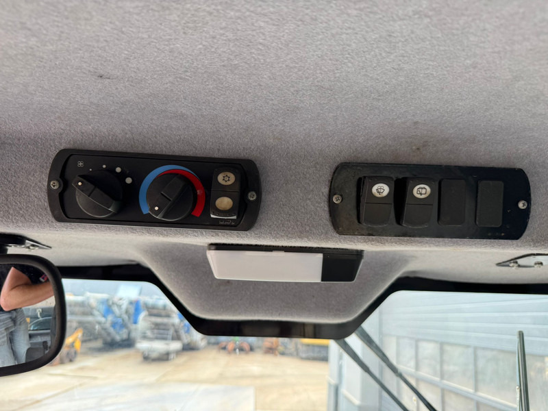 Roller Caterpillar CD54B: picture 18