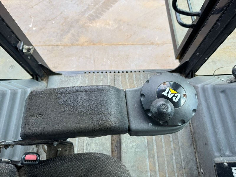 Roller Caterpillar CD54B: picture 19