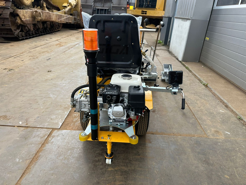 Giga power 860 Road Marking Machine - Car: picture 3 Giga power 860 Road Marking Machine - Car: picture 3