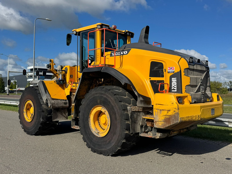 Volvo L220H - Wheel loader: picture 3 Volvo L220H - Wheel loader: picture 3