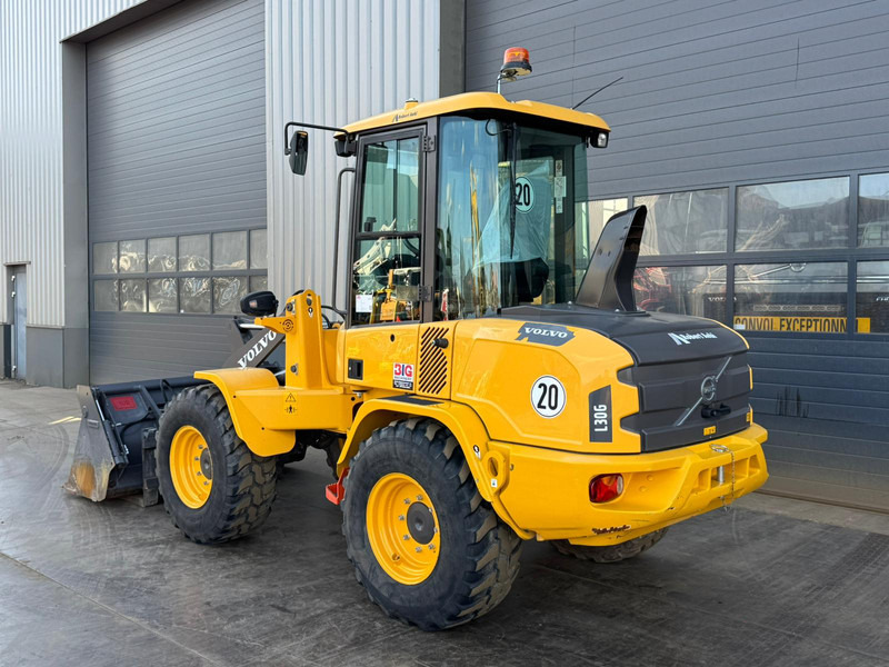 Volvo L30G - Wheel loader: picture 3 Volvo L30G - Wheel loader: picture 3