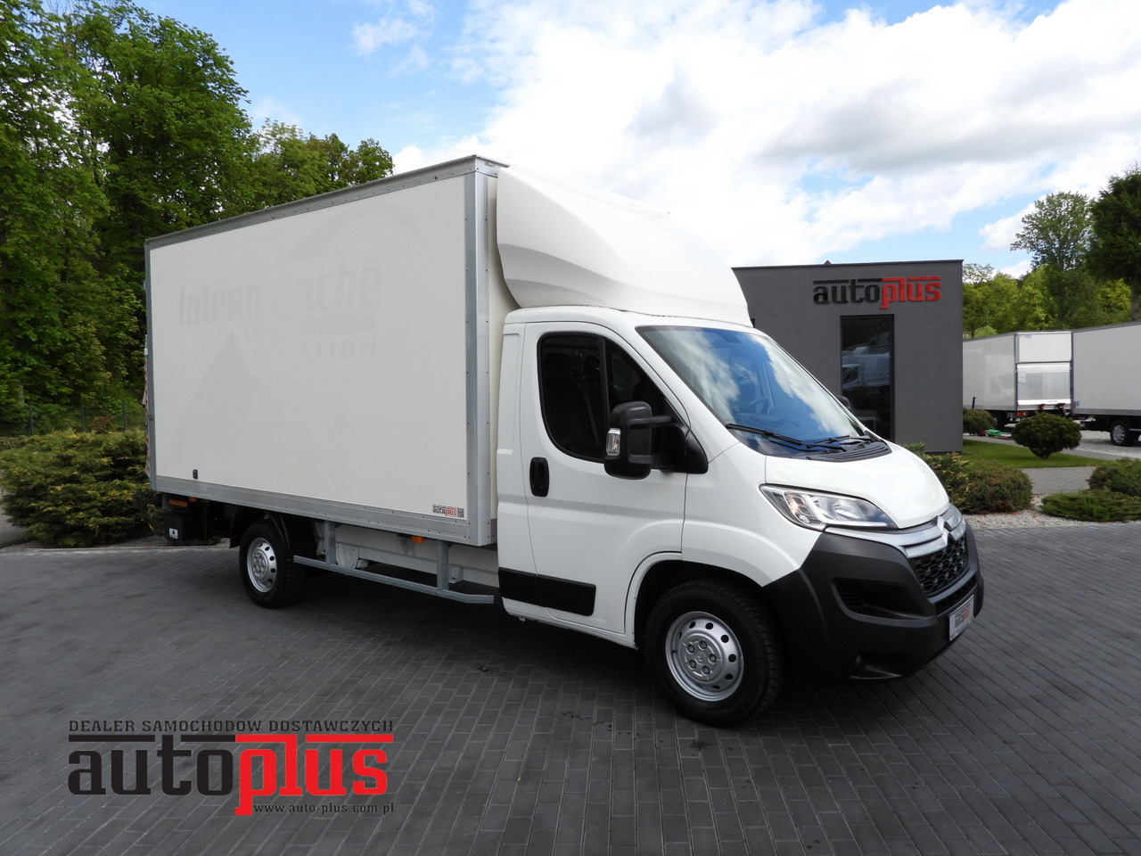 CITROEN JUMPER BOX LIFT 8 PALLETS CRUISE CONTROL NAVIGATION AIR CONDITIONING 165HP - Closed box van: picture 1 CITROEN JUMPER BOX LIFT 8 PALLETS CRUISE CONTROL NAVIGATION AIR CONDITIONING 165HP - Closed box van: picture 1
