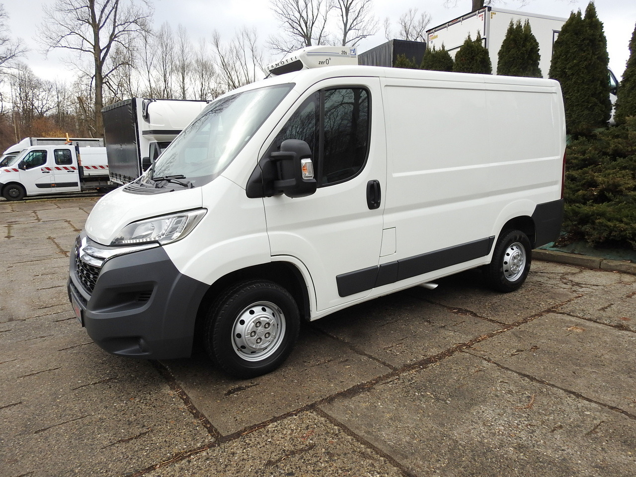 Refrigerated delivery van CITROEN JUMPER REFRIGERATOR VAN -5*C LED LIGHTS AIR CONDITIONING 130HP: picture 6 Refrigerated delivery van CITROEN JUMPER REFRIGERATOR VAN -5*C LED LIGHTS AIR CONDITIONING 130HP: picture 6