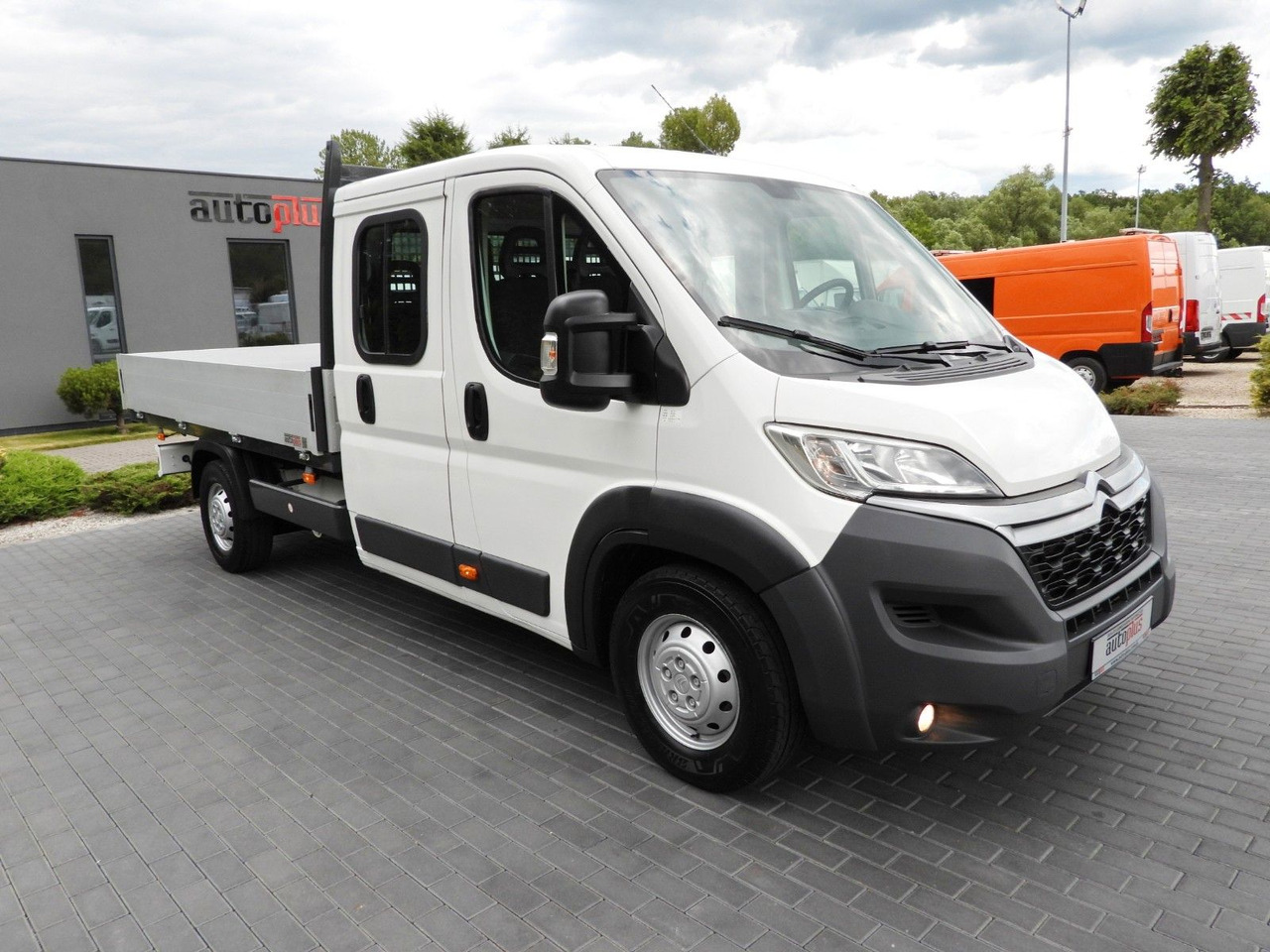 Citroën JUMPER PRITSCHE DOPPELKABINE DOKA 7 SITZE - Open body delivery van, Crew cab van: picture 4 Citroën JUMPER PRITSCHE DOPPELKABINE DOKA 7 SITZE - Open body delivery van, Crew cab van: picture 4
