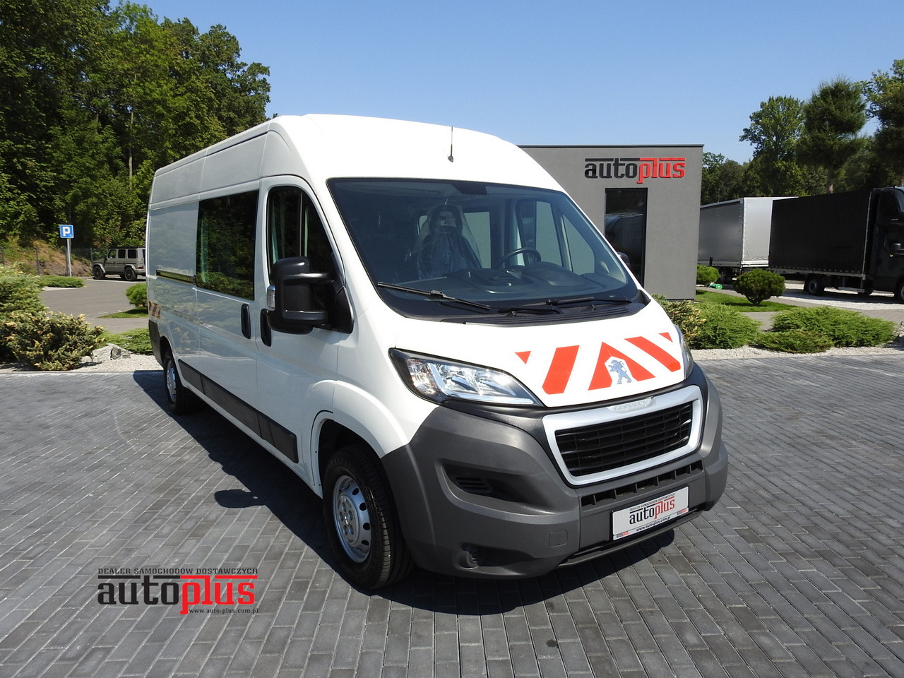 PEUGEOT BOXER BOX DELIVERY VAN 7 SEATS 110HP - Commercial vehicle: picture 1 PEUGEOT BOXER BOX DELIVERY VAN 7 SEATS 110HP - Commercial vehicle: picture 1