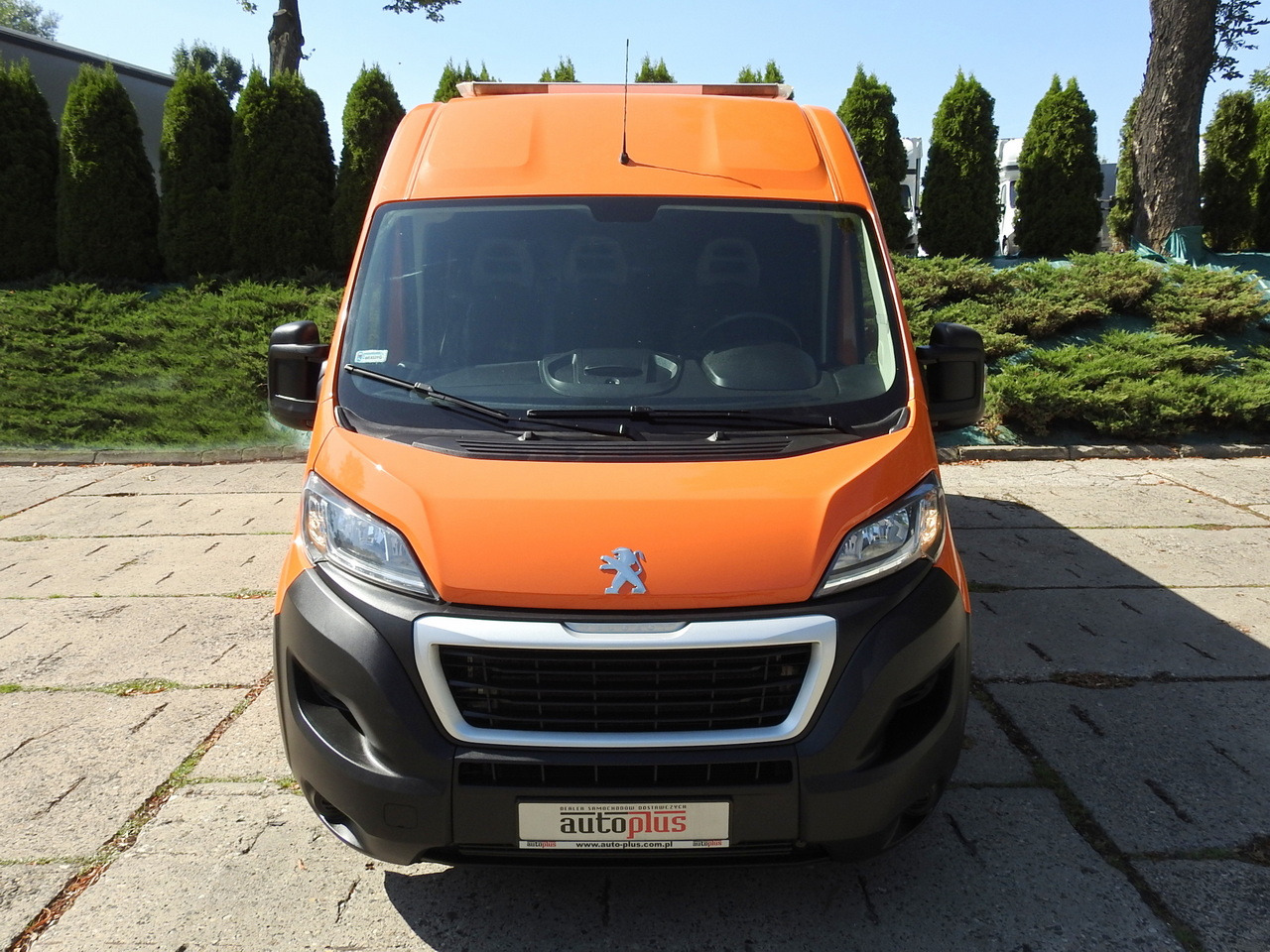 PEUGEOT BOXER BOX DELIVERY VAN 7 SEATS AIR CONDITIONING 120HP - Commercial vehicle: picture 5 PEUGEOT BOXER BOX DELIVERY VAN 7 SEATS AIR CONDITIONING 120HP - Commercial vehicle: picture 5