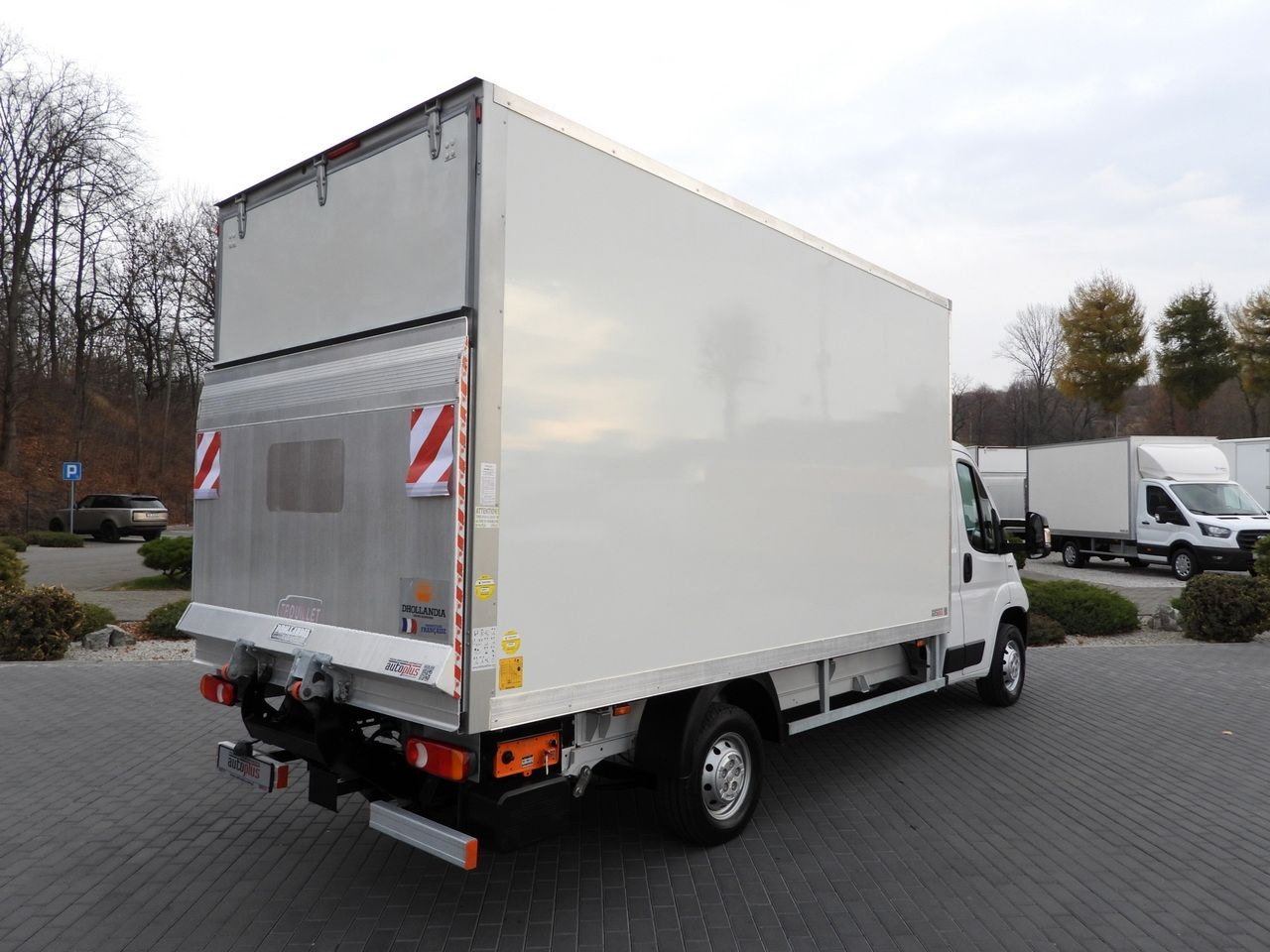 FIAT DUCATO BOX LIFT 8 PALLETS CRUISE CONTROL NAVIGATION LED LIGHTS AIR CONDITIONING 130HP - Closed box van: picture 3 FIAT DUCATO BOX LIFT 8 PALLETS CRUISE CONTROL NAVIGATION LED LIGHTS AIR CONDITIONING 130HP - Closed box van: picture 3
