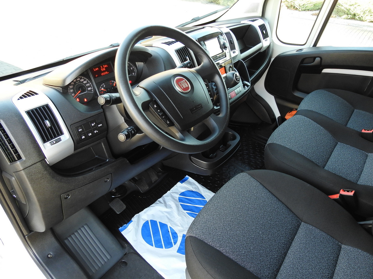 FIAT DUCATO REFRIGERATOR VAN -10*C POWER SUPPLY 230V AIR CONDITIONING 175HP - Refrigerated delivery van: picture 2 FIAT DUCATO REFRIGERATOR VAN -10*C POWER SUPPLY 230V AIR CONDITIONING 175HP - Refrigerated delivery van: picture 2