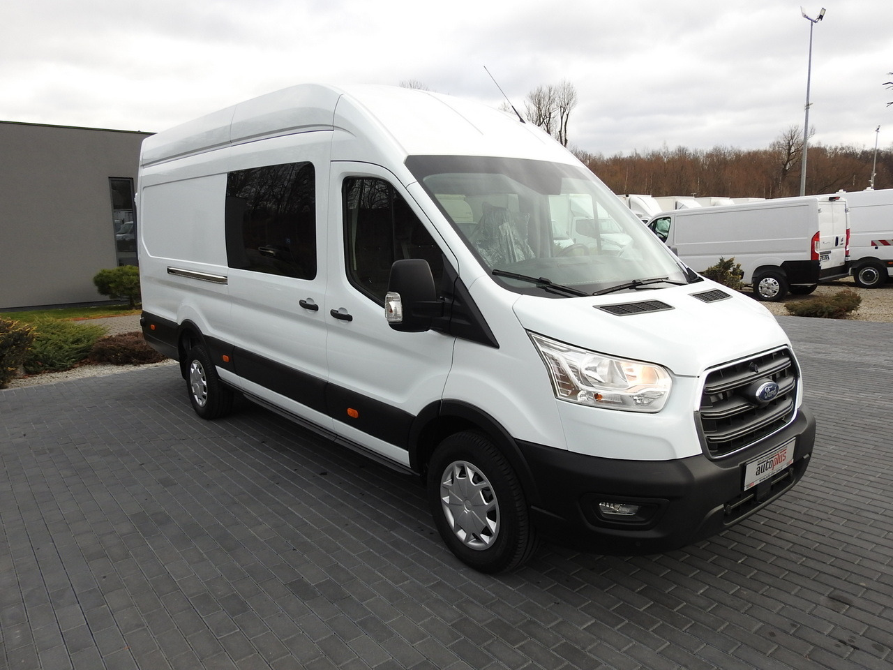 FORD TRANSIT BOX DELIVERY VAN 6 SEATS CRUISE CONTROL AIR CONDITIONING 185HP - Panel van: picture 4 FORD TRANSIT BOX DELIVERY VAN 6 SEATS CRUISE CONTROL AIR CONDITIONING 185HP - Panel van: picture 4