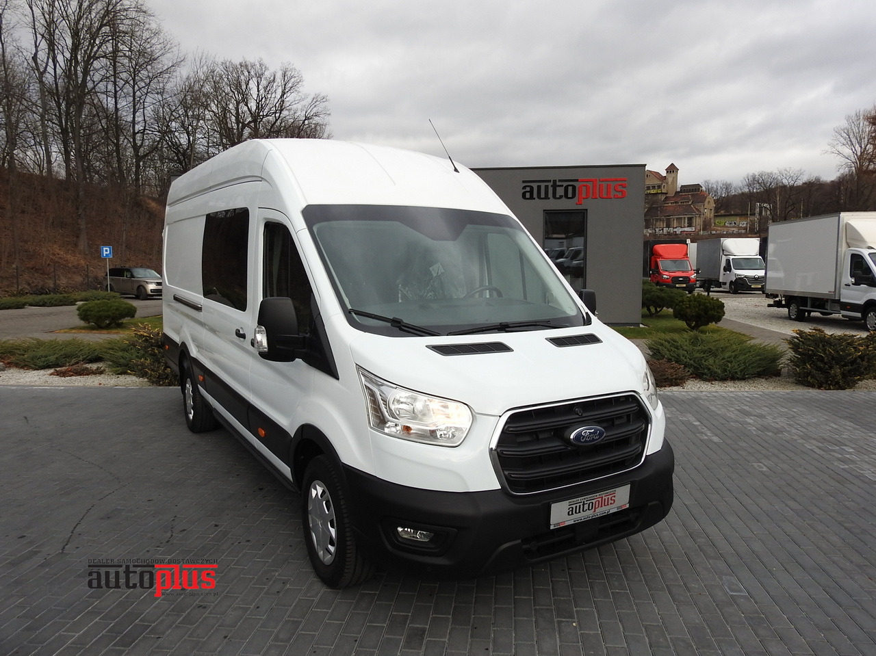 FORD TRANSIT BOX DELIVERY VAN 6 SEATS CRUISE CONTROL AIR CONDITIONING 185HP - Panel van: picture 1 FORD TRANSIT BOX DELIVERY VAN 6 SEATS CRUISE CONTROL AIR CONDITIONING 185HP - Panel van: picture 1