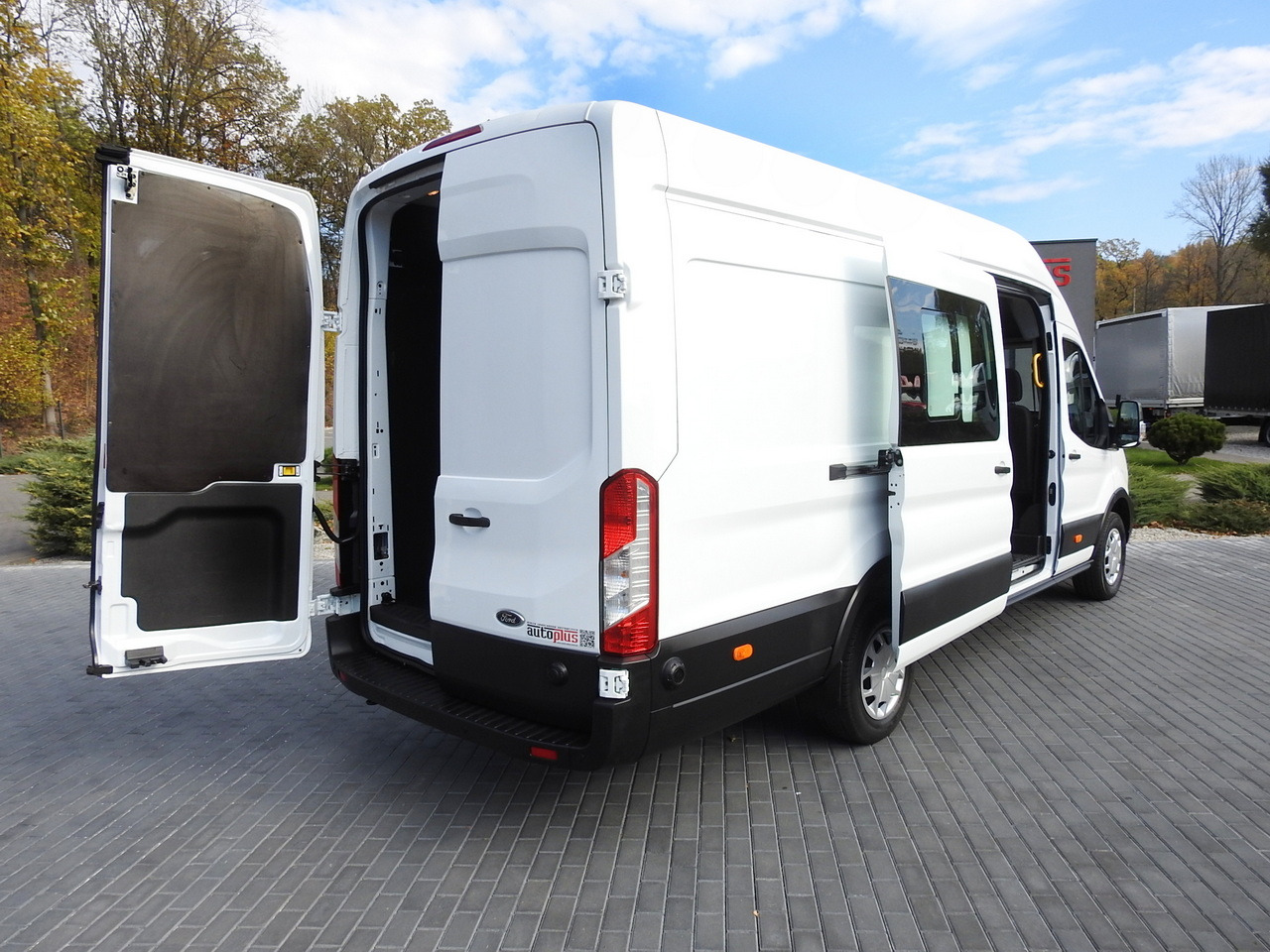 FORD TRANSIT BOX DELIVERY VAN 6 SEATS CRUISE CONTROL AIR CONDITIONING LED LIGHTS 130HP - Panel van: picture 3 FORD TRANSIT BOX DELIVERY VAN 6 SEATS CRUISE CONTROL AIR CONDITIONING LED LIGHTS 130HP - Panel van: picture 3