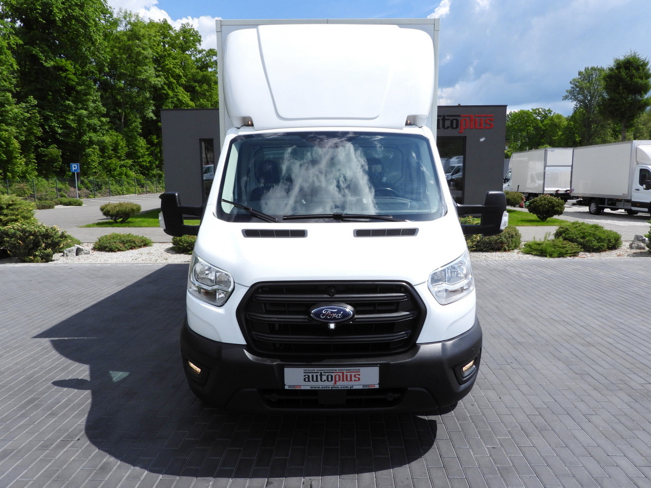 FORD TRANSIT BOX LIFT 8 PALLETS CRUISE CONTROL LED LIGHTS AIR CONDITIONING 130HP - Refrigerated delivery van: picture 5 FORD TRANSIT BOX LIFT 8 PALLETS CRUISE CONTROL LED LIGHTS AIR CONDITIONING 130HP - Refrigerated delivery van: picture 5