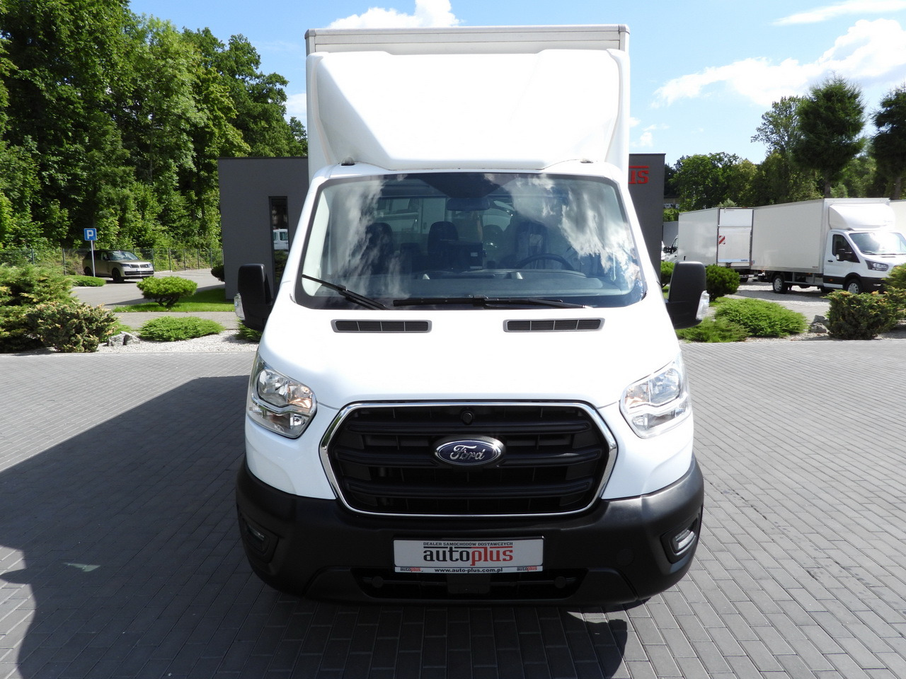 FORD TRANSIT BOX LIFT 8 PALLETS CRUISE CONTROL LED LIGHTS TWIN WHEELS AIR CONDITIONING  130HP - Refrigerated delivery van: picture 5 FORD TRANSIT BOX LIFT 8 PALLETS CRUISE CONTROL LED LIGHTS TWIN WHEELS AIR CONDITIONING  130HP - Refrigerated delivery van: picture 5