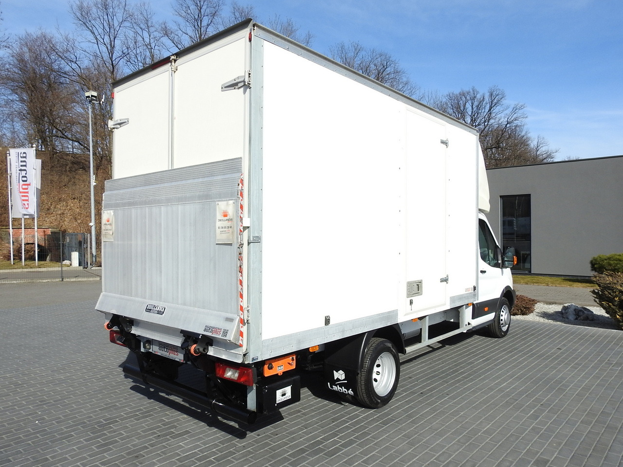 Closed box van FORD TRANSIT  BOX LIFT 8 PALLETS CRUISE CONTROL LED LIGHTS TWIN WHEELS AIR CONDITIONING  170HP: picture 14