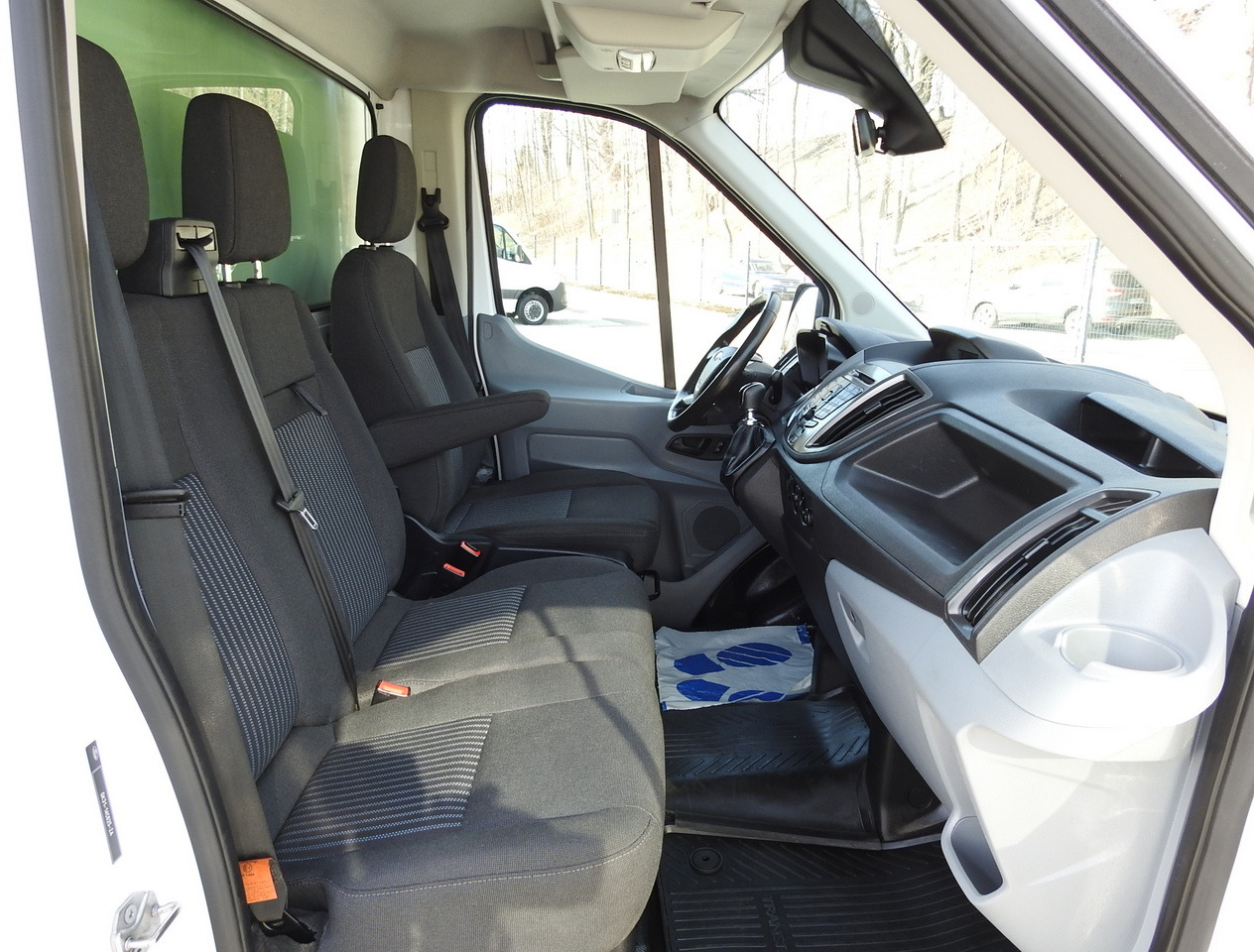 Closed box van FORD TRANSIT  BOX LIFT 8 PALLETS CRUISE CONTROL LED LIGHTS TWIN WHEELS AIR CONDITIONING  170HP: picture 40